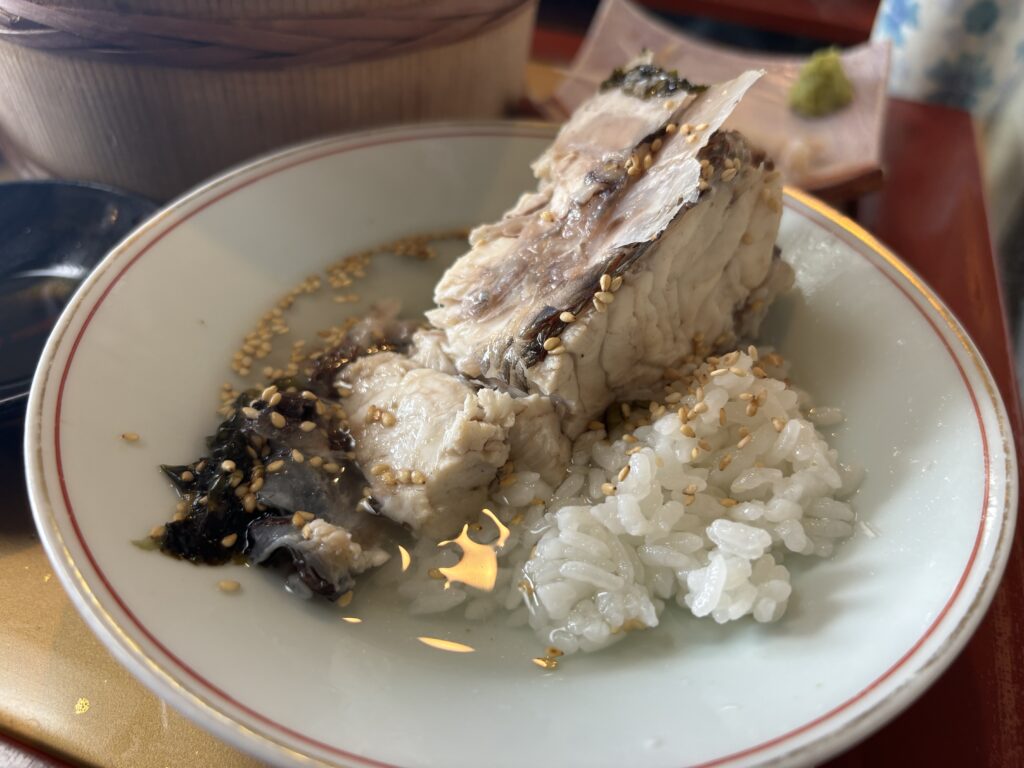 お茶漬け風に食べる石焼料理