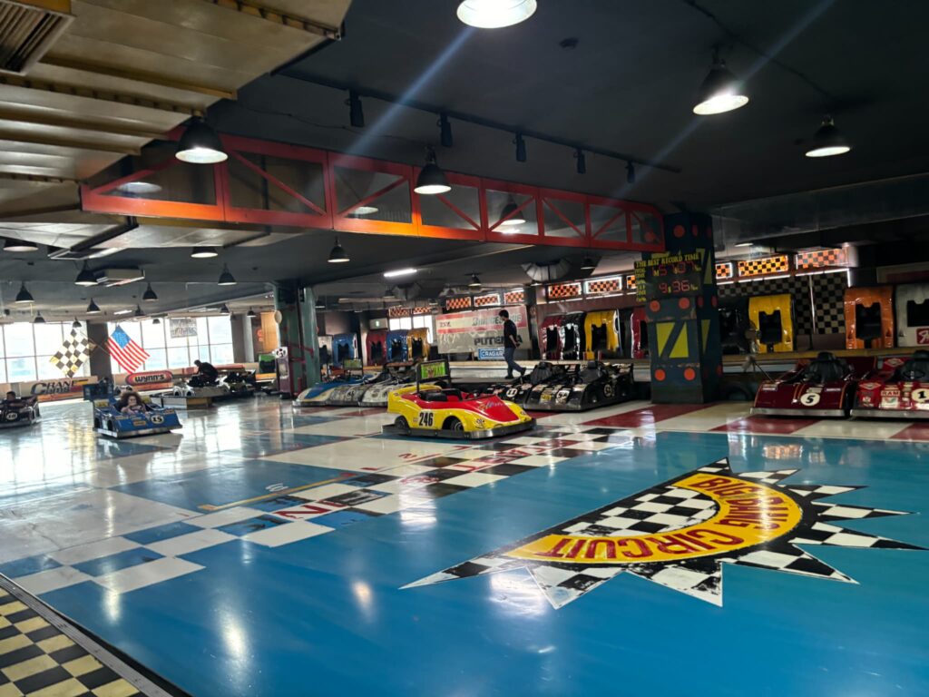 ビッグバン（レジャースポーツプラザ ビッグ・バン）の室内サーキット場