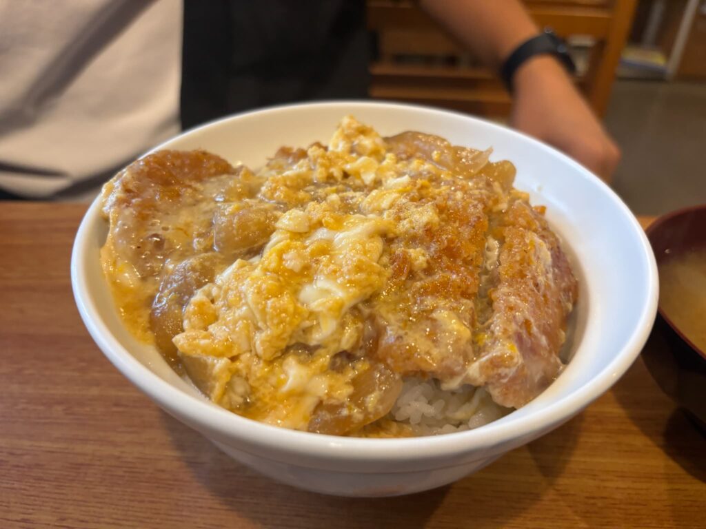 人気メニュー「カツ丼」